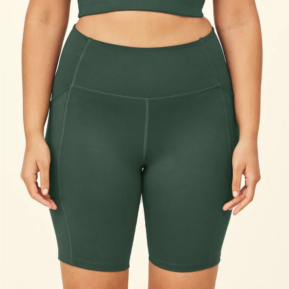 Girlfriend High-Rise Pocket Bike Short Moss Medium